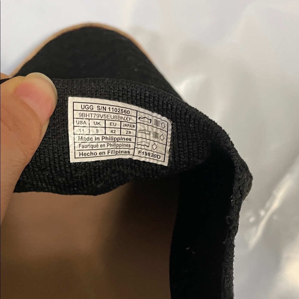 UGG Sammy Chevron Slip-On Sneakers Knit Black Size 11 Casual Comfort Lightweight - Picture 6 of 7